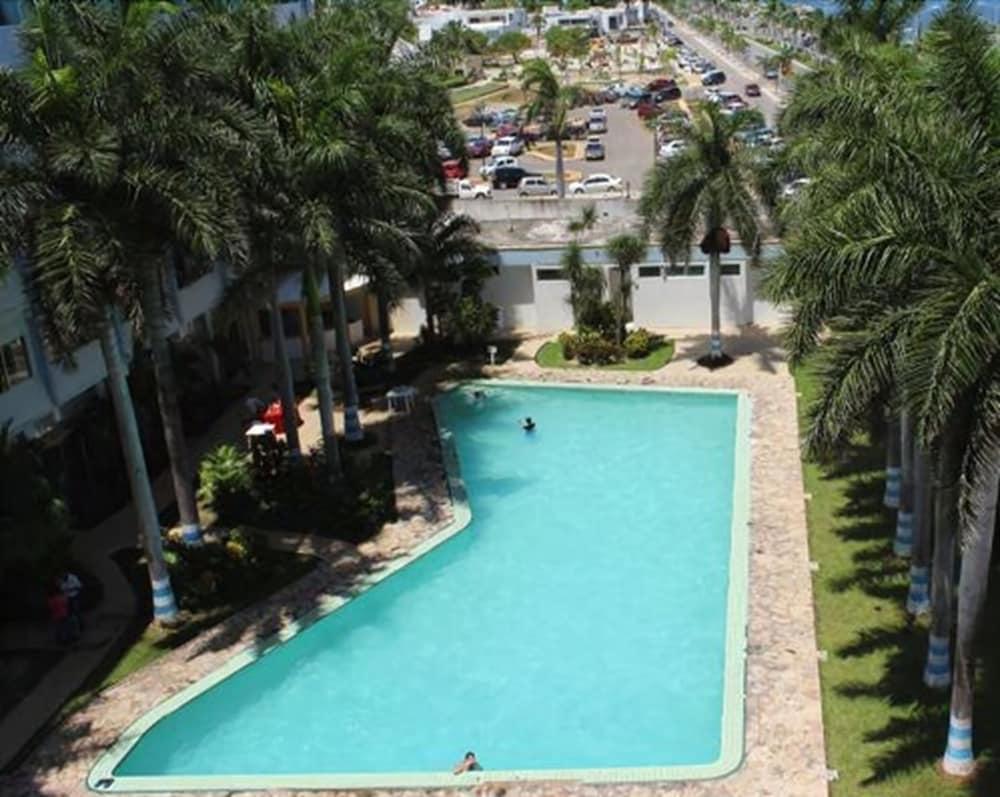 Hotel Baluartes Campeche Extérieur photo