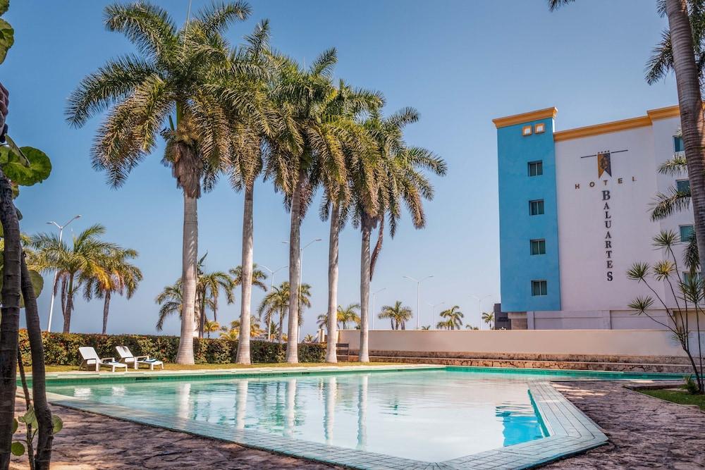 Hotel Baluartes Campeche Extérieur photo