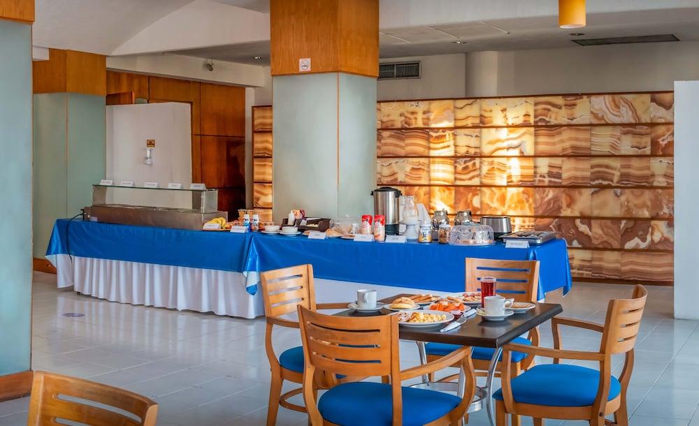 Hotel Baluartes Campeche Extérieur photo
