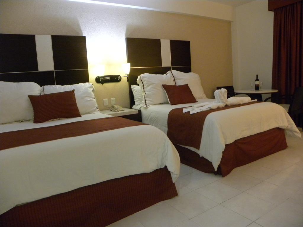 Hotel Baluartes Campeche Extérieur photo