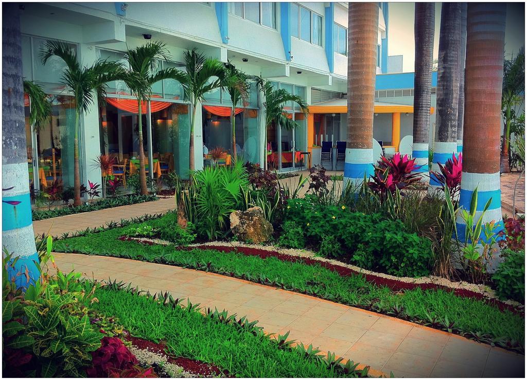Hotel Baluartes Campeche Extérieur photo
